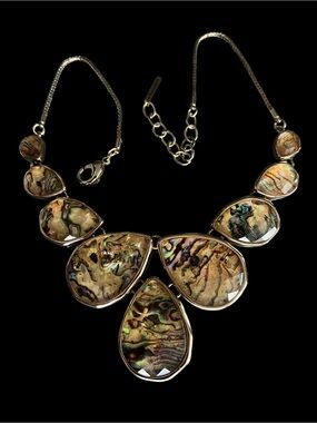 💖 Mythologie Iridescent Statement Necklace 💖